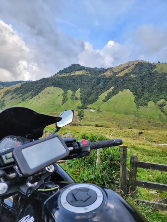 ¿Sales de viaje en moto? Sigue estas recomendaciones